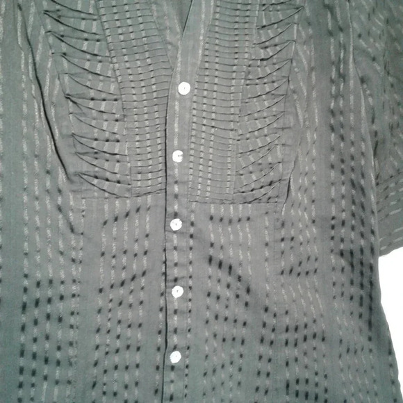Women's Black Short Sleeve Pleated Blouse with Shiny Buttons Size M - Picture 4 of 15